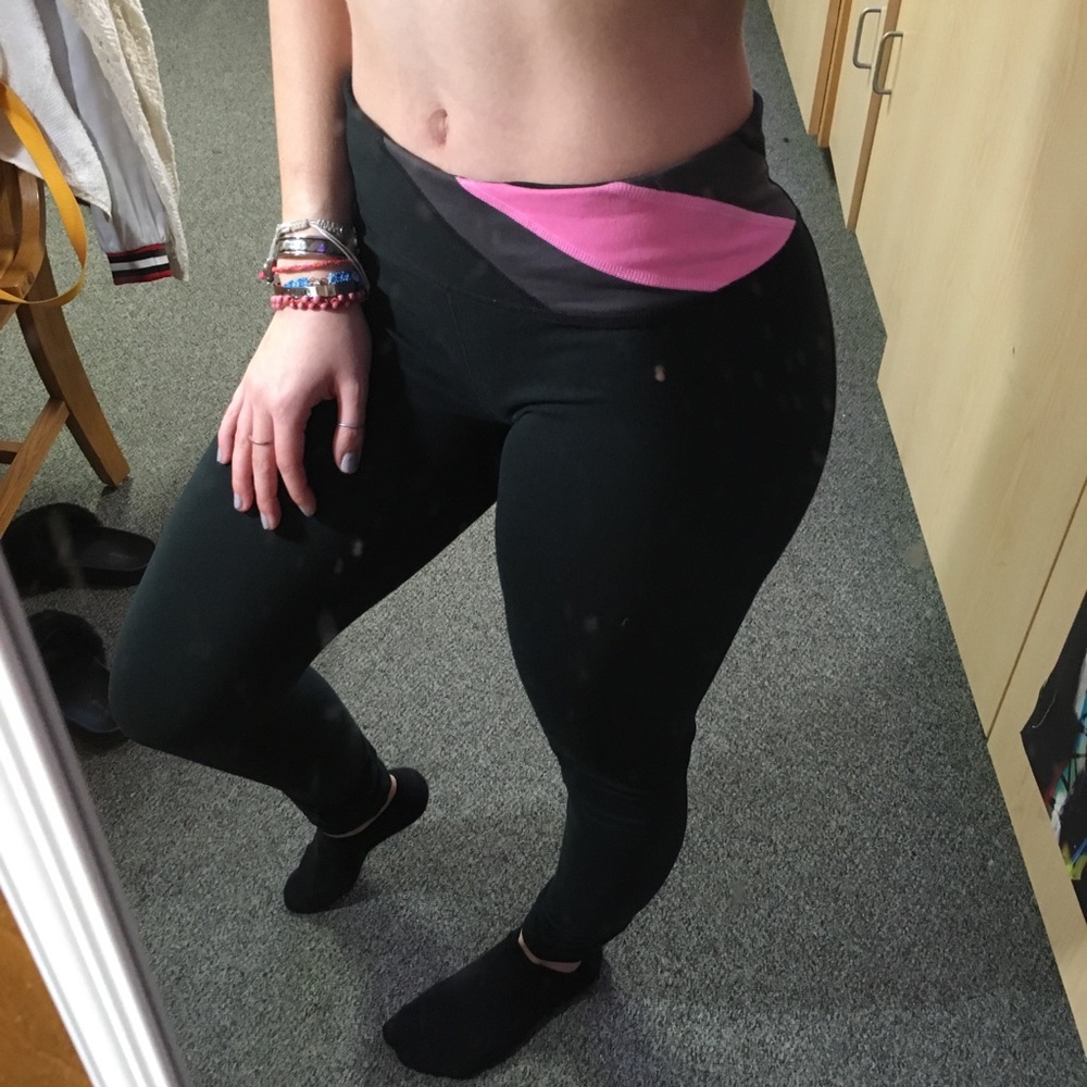 Women’s Under Armour Perfect Shape Legging - Small